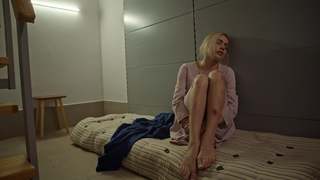 Arina Postnikova feet photo thumbnail