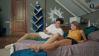 Arina Postnikova feet photo thumbnail