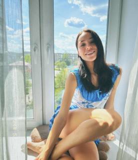 Arina Postnikova feet photo thumbnail