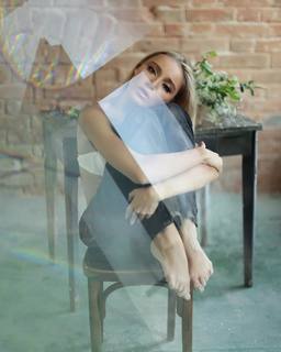 Arina Postnikova feet photo thumbnail