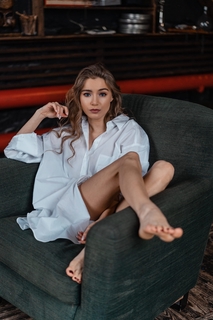 Arina Postnikova feet photo thumbnail