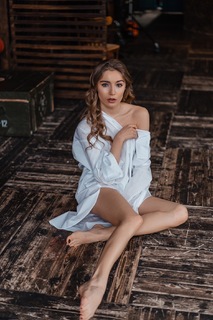 Arina Postnikova feet photo thumbnail