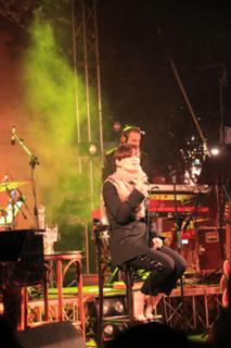 Arisa feet photo thumbnail