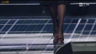 Arisa feet photo thumbnail