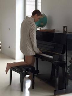 Arisa feet photo thumbnail