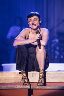 Arisa feet photo thumbnail