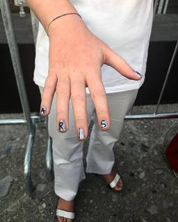 Arisa feet photo thumbnail