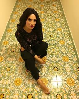 Arisa feet photo thumbnail