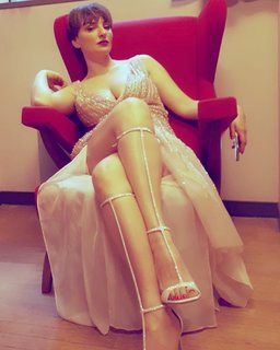 Arisa feet photo thumbnail