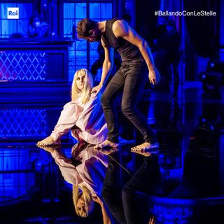 Arisa feet photo thumbnail