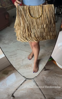 Arisa feet photo thumbnail