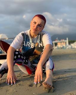 Arisa feet photo thumbnail