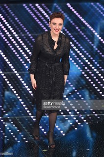 Arisa feet photo thumbnail