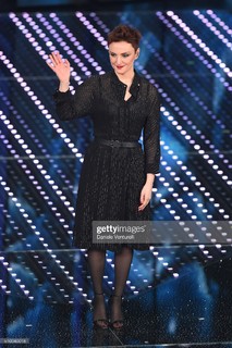 Arisa feet photo thumbnail