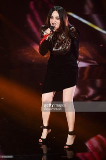 Arisa feet photo thumbnail