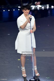 Arisa feet photo thumbnail