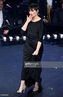 Arisa feet photo thumbnail