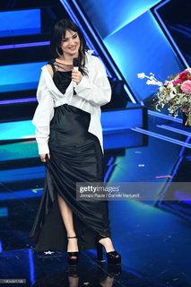 Arisa feet photo thumbnail