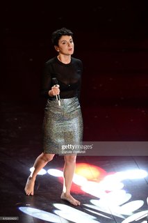 Arisa feet photo thumbnail