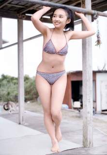 Arisa Komiya feet photo 3