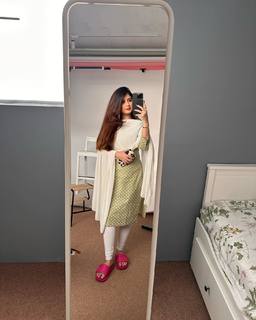 Arishfa Khan feet photo 17