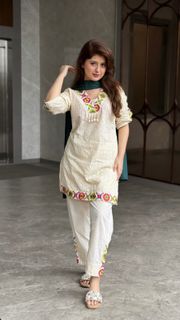 Arishfa Khan feet photo 8