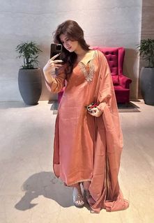 Arishfa Khan feet photo 12