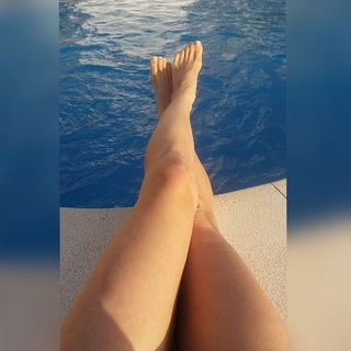 Arola Poch feet photo thumbnail