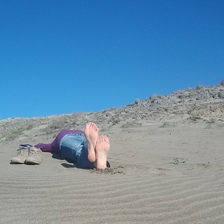 Arola Poch feet photo thumbnail