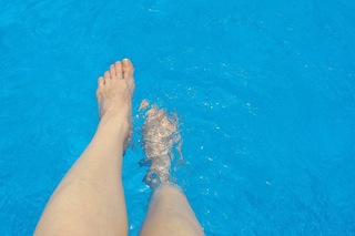 Arola Poch feet photo thumbnail