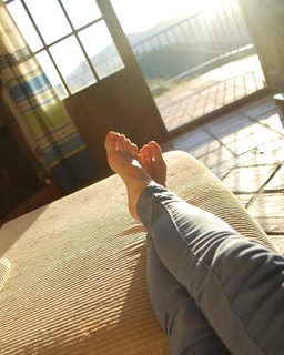 Arola Poch feet photo thumbnail