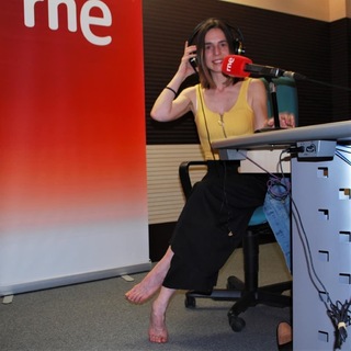 Arola Poch feet photo thumbnail