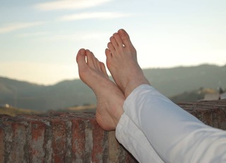 Arola Poch feet photo thumbnail