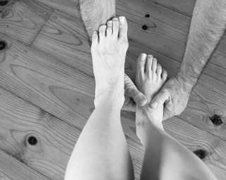 Arola Poch feet photo thumbnail