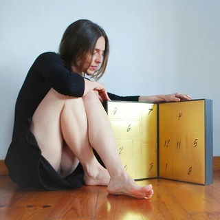 Arola Poch feet photo thumbnail