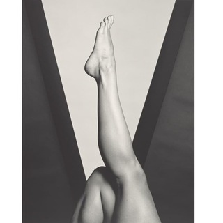 Arola Poch feet photo thumbnail