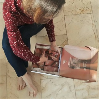 Arola Poch feet photo thumbnail