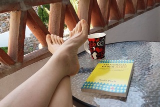 Arola Poch feet photo thumbnail