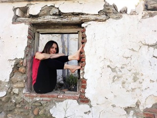 Arola Poch feet photo thumbnail