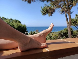 Arola Poch feet photo thumbnail