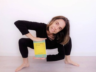 Arola Poch feet photo thumbnail