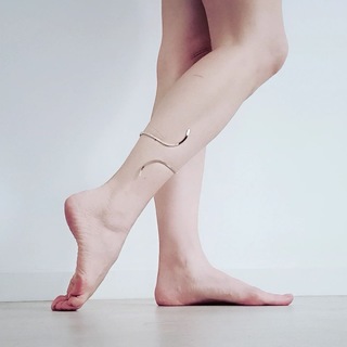 Arola Poch feet photo thumbnail