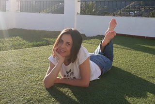 Arola Poch feet photo thumbnail