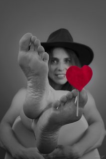 Arola Poch feet photo thumbnail