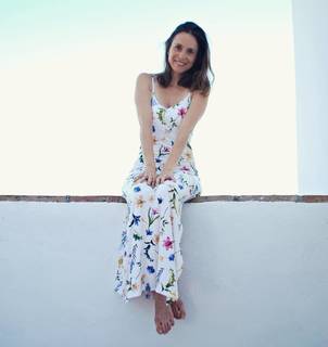 Arola Poch feet photo thumbnail