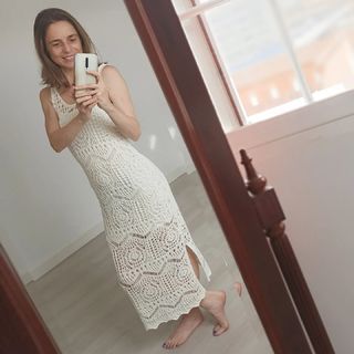 Arola Poch feet photo thumbnail