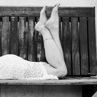 Arola Poch feet photo thumbnail