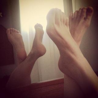 Arola Poch feet photo thumbnail