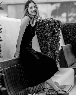 Arola Poch feet photo thumbnail