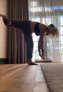 Aryna Sabalenka feet photo thumbnail